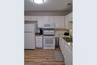 1702 Crest Point Drive, Arlington, TX 76012 - Photo 7