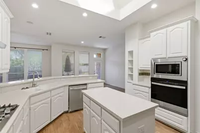 6404 Parkside Drive, Arlington, TX 76001 - Photo 13