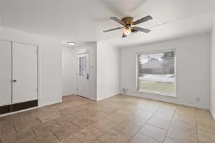 3209 N Calais St, Sherman, TX 75090 - Photo 3