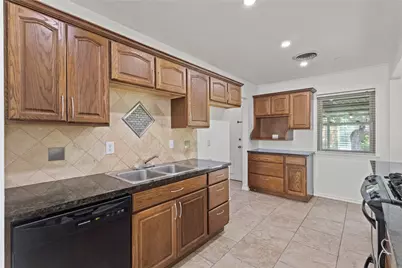 3209 N Calais Street, Sherman, TX 75090 - Photo 9