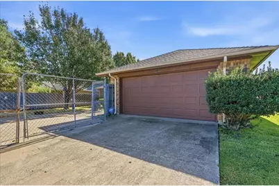 217 Faircrest Drive, Garland, TX 75040 - Photo 35
