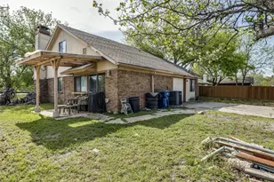 1825 Castle Dr, Garland, TX 75040 - Photo 23