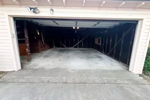 1830 Viewcrest Dr, Dallas, TX 75228 - Photo 25