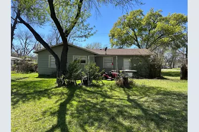 407 N Avenue J, Clifton, TX 76634 - Photo 3