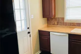 407 N Avenue J, Clifton, TX 76634 - Photo 11