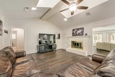 805 Crowley Road, Arlington, TX 76012 - Photo 13