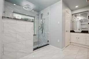 805 Crowley Rd, Arlington, TX 76012 - Photo 17