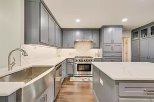 805 Crowley Rd, Arlington, TX 76012 - Photo 9