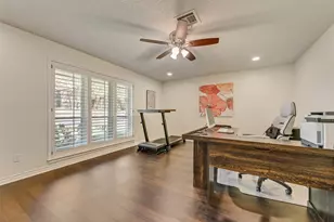 805 Crowley Rd, Arlington, TX 76012 - Photo 9