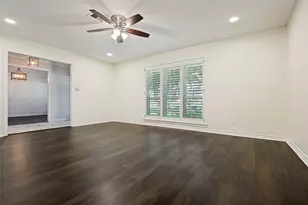805 Crowley Rd, Arlington, TX 76012 - Photo 3