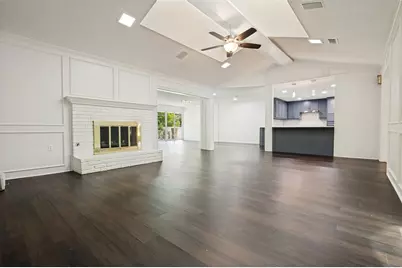 805 Crowley Road, Arlington, TX 76012 - Photo 5