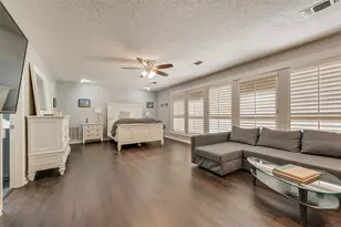 805 Crowley Rd, Arlington, TX 76012 - Photo 23