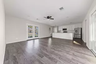 805 S 4th St, Bonham, TX 75418 - Photo 7