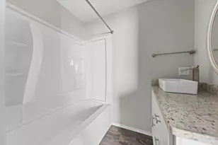 805 S 4th St, Bonham, TX 75418 - Photo 17