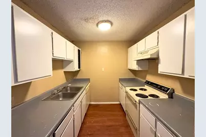 219 Fry Street #10, Denton, TX 76201 - Photo 5