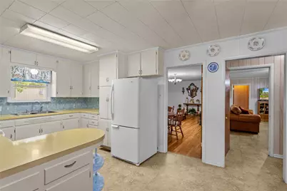 1403 W 5th Street, Clifton, TX 76634 - Photo 11