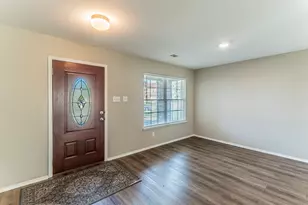 115 Matamoros St, Grand Prairie, TX 75051 - Photo 5