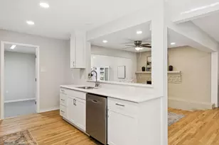 10419 Royalwood Dr, Dallas, TX 75238 - Photo 9