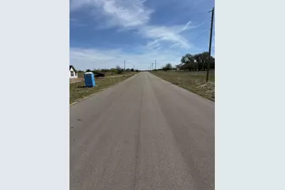 205 Gilmore Court, Lipan, TX 76462 - Photo 11