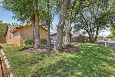 2222 Honey Creek Lane, Arlington, TX 76006 - Photo 3