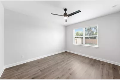 300 Live Oak Lane, Hutchins, TX 75141 - Photo 5