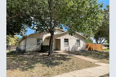 702 Pinehill Lane, Grand Prairie, TX 75052 - Photo 17