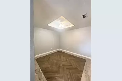 702 Pinehill Lane, Grand Prairie, TX 75052 - Photo 5