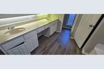 934 Robinwood Drive, Arlington, TX 76017 - Photo 5