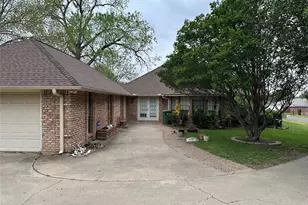 6501 Lake Side Cir, North Richland Hills, TX 76180 - Photo 5