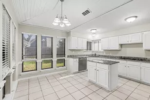 505 Springhill Dr, Hurst, TX 76054 - Photo 9