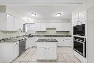 505 Springhill Dr, Hurst, TX 76054 - Photo 7