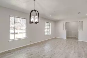 1225 Crestwood Dr, Cleburne, TX 76033 - Photo 9