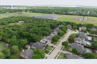 3905 Park Wood Dr Drive, Corinth, TX 76208 - Photo 5