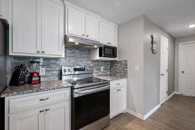 5808 Martin Creek Drive, Joshua, TX 76058 - Photo 9