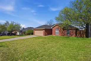 1026 Meadowbend Dr, Cedar Hill, TX 75104 - Photo 3