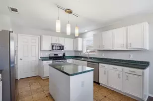 1026 Meadowbend Dr, Cedar Hill, TX 75104 - Photo 13