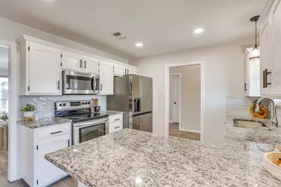 615 Rosewood Place, Joshua, TX 76058 - Photo 11