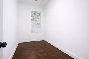 918 Elsbeth St, Dallas, TX 75208 - Photo 7