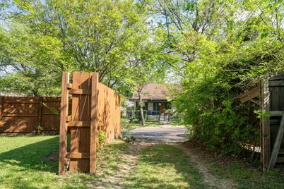 918 Elsbeth Street, Dallas, TX 75208 - Photo 27