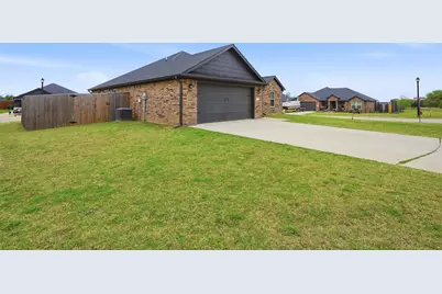 122 North Meadows, Pottsboro, TX 75076 - Photo 3