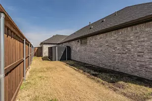 1229 Cinco Treaty Trl, Fort Worth, TX 76052 - Photo 35