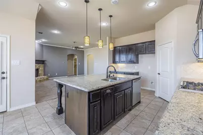 637 Peach Lane, Burleson, TX 76028 - Photo 7