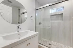 2410 S Marsalis Ave, Dallas, TX 75216 - Photo 21