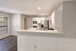 2665 Forest Trail Dr, Grand Prairie, TX 75052 - Photo 3