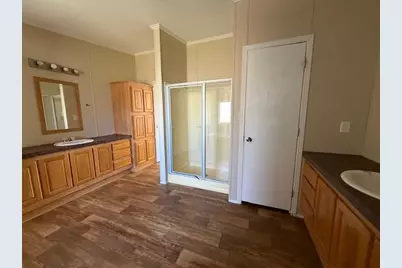 510 W Maple Street, Nocona, TX 76255 - Photo 7