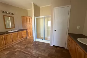 510 W Maple St, Nocona, TX 76255 - Photo 7