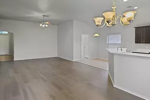 2820 Stonewall Ln, Fort Worth, TX 76123 - Photo 5