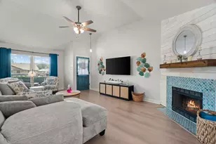 819 Blessing Creek Dr, Euless, TX 76039 - Photo 9