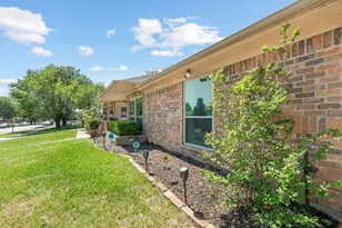 819 Blessing Creek Dr, Euless, TX 76039 - Photo 5