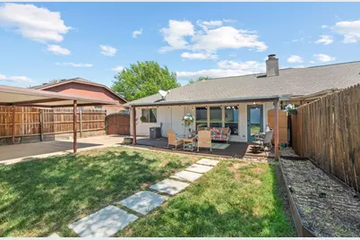 819 Blessing Creek Drive, Euless, TX 76039 - Photo 31